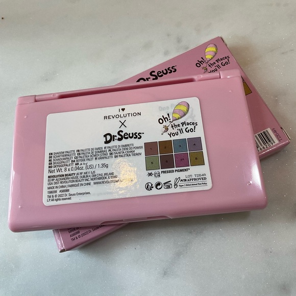💕Dr Seuss x Revolution Oh The Places You’ll Go Eyeshadow Palette - Picture 6 of 6